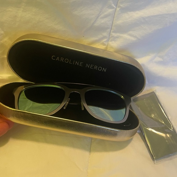 New sunglasses - Picture 6 of 7